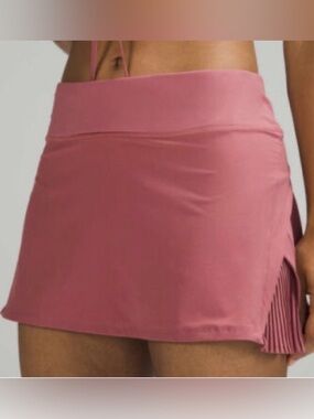 Lululemon Women’s Play Off the Pleats Skirt Briar Pink Size 2 EUC